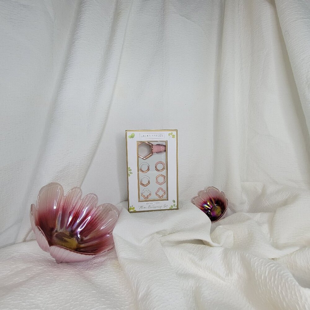 LAURA ASHLEY elegant 7 piece Wine Accessory set pink rose gold topper charms